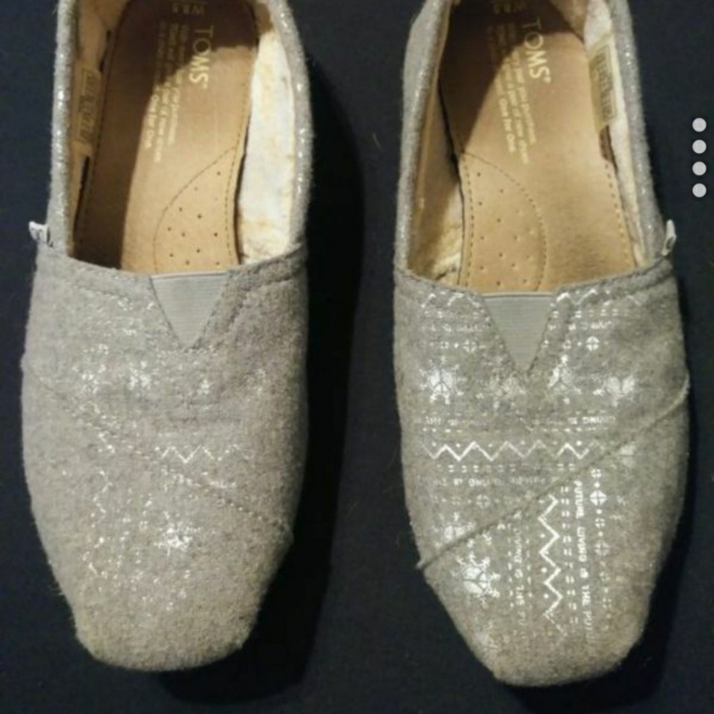 Toms